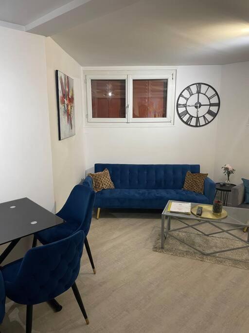 Porte De Paris- Les Puces Saint-Ouen  Dış mekan fotoğraf